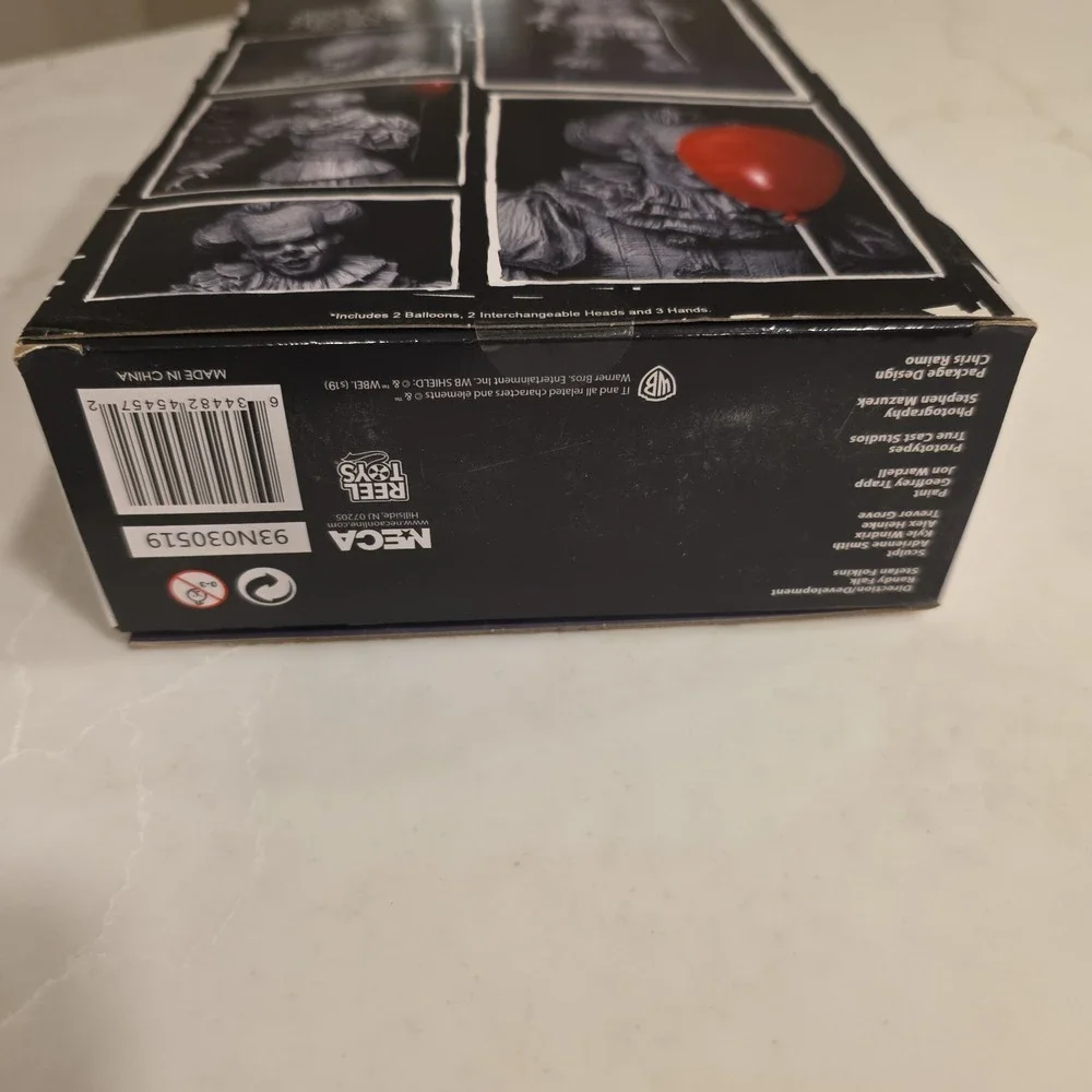 NECA IT PENNYWISE SDCC ETCHED BLACK & WHITE 7